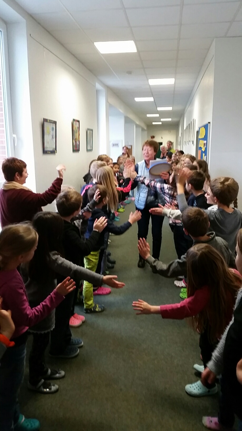 Cg In Schule Verabschiedet 1 Grundschule Blomberg Neuschoo